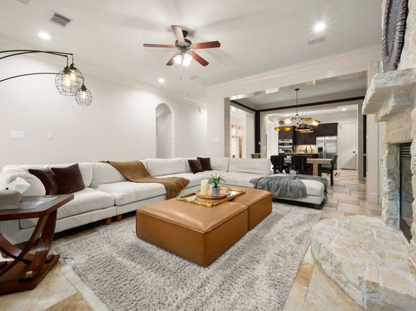 114 S Knights Crossing Drive, The Woodlands TX 77382