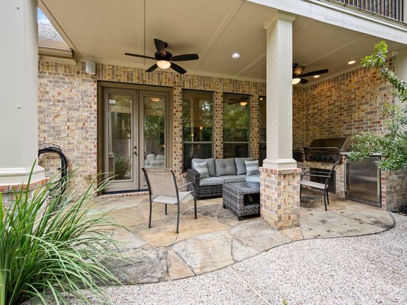 114 S Knights Crossing Drive, The Woodlands TX 77382