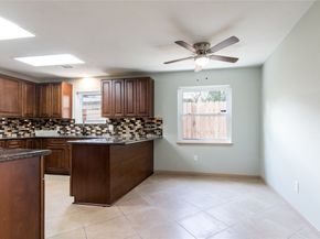 5402 Sheraton Oaks Drive, Houston TX 77091
