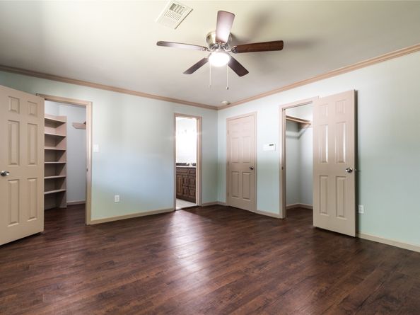 5402 Sheraton Oaks Drive, Houston TX 77091