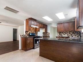 5402 Sheraton Oaks Drive, Houston TX 77091