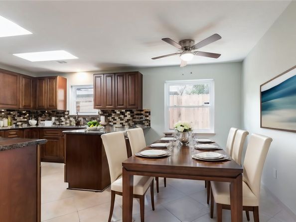 5402 Sheraton Oaks Drive, Houston TX 77091