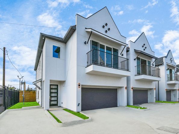 5906 Saint Augustine Street E, Houston TX 77021