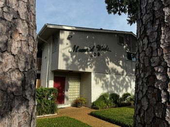 909 Silber Road