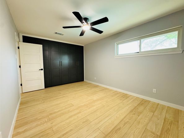909 Silber Road 11, Houston TX 77024