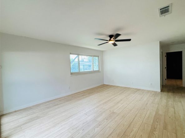 909 Silber Road 11, Houston TX 77024