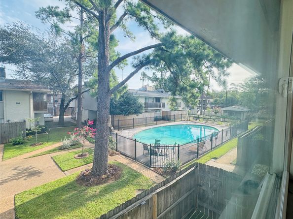 909 Silber Road 11, Houston TX 77024