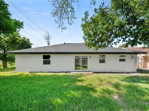 5102 Tavenor Lane, Houston TX 77048