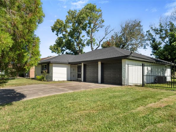 5102 Tavenor Lane, Houston TX 77048