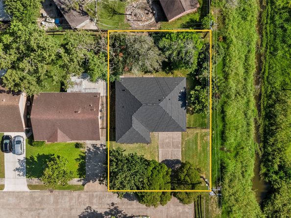5102 Tavenor Lane, Houston TX 77048