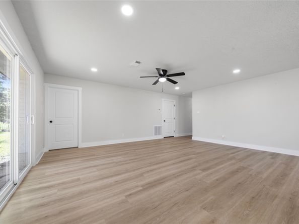 5102 Tavenor Lane, Houston TX 77048