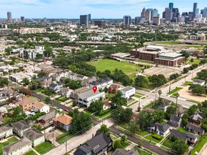 1919 Rosewood Street, Houston TX 77004
