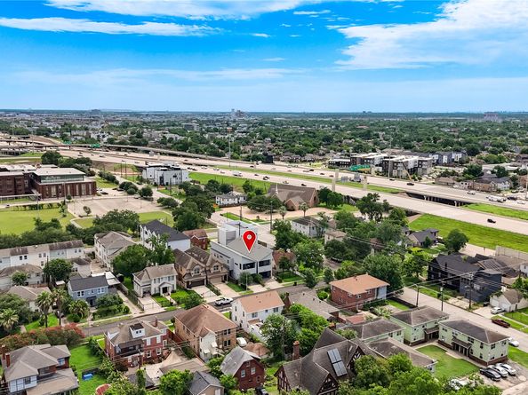 1919 Rosewood Street, Houston TX 77004