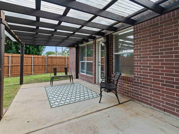 2402 Deerfield Drive, Katy TX 77493