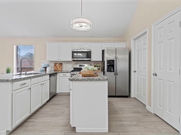 2402 Deerfield Drive, Katy TX 77493