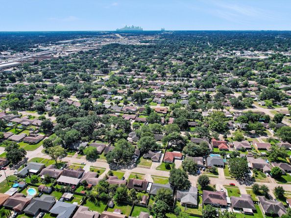 1102 Mosher Lane, Houston TX 77088