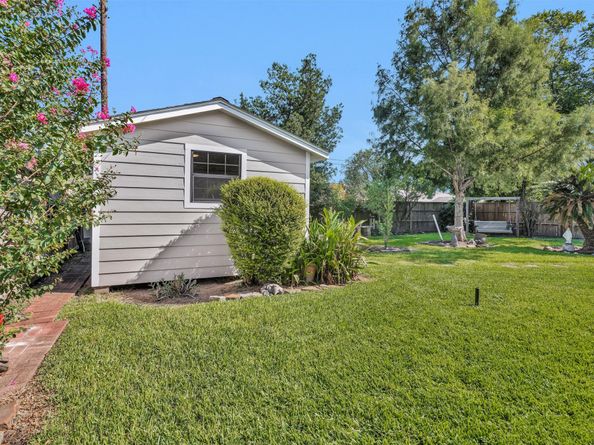 1102 Mosher Lane, Houston TX 77088