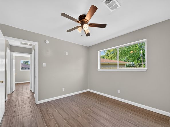5126 Denoron Drive, Houston TX 77048