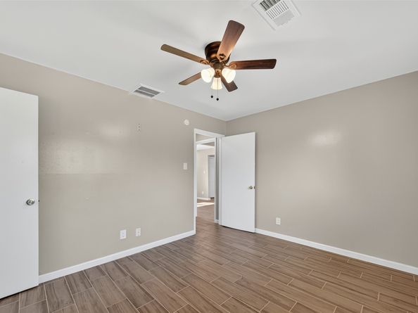 5126 Denoron Drive, Houston TX 77048