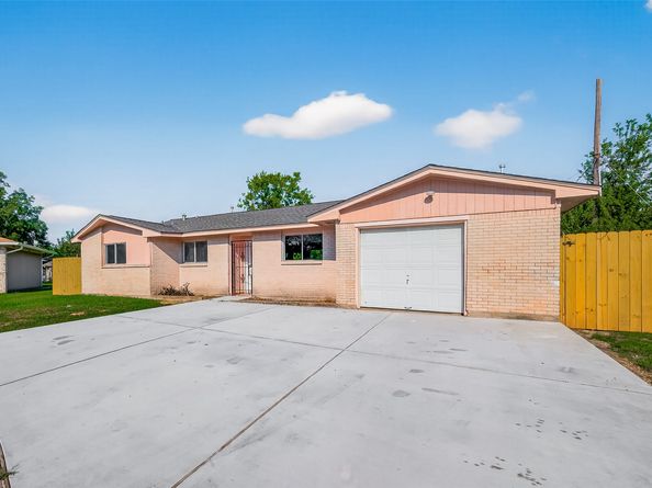 5126 Denoron Drive, Houston TX 77048