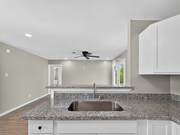 5126 Denoron Drive, Houston TX 77048
