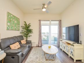 6955 Turtlewood Drive 607, Houston TX 77072