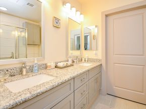 6955 Turtlewood Drive 607, Houston TX 77072