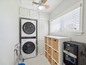 1402 Hewitt Drive, Houston TX 77018