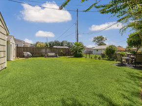 1402 Hewitt Drive, Houston TX 77018
