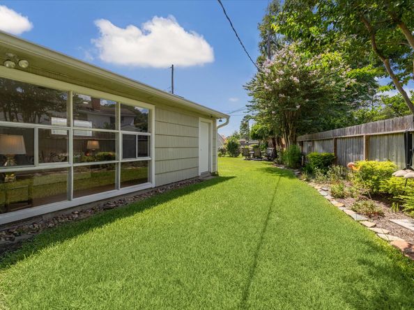 1402 Hewitt Drive, Houston TX 77018