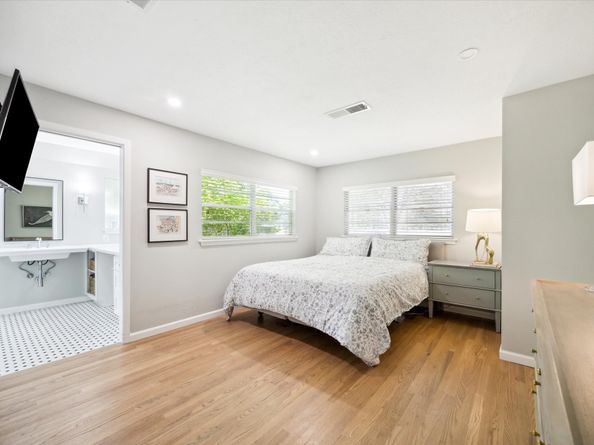 1402 Hewitt Drive, Houston TX 77018