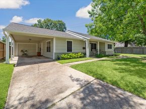 1402 Hewitt Drive, Houston TX 77018
