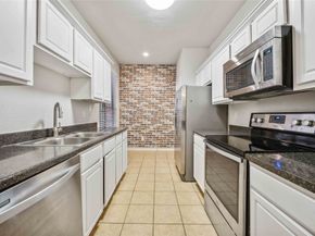 2255 Braeswood Park Drive 105, Houston TX 77030