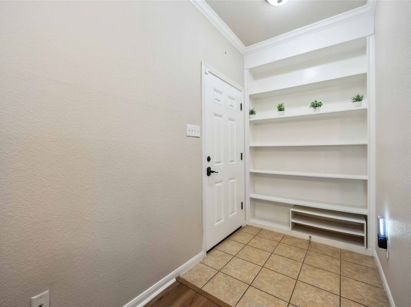 2255 Braeswood Park Drive 105, Houston TX 77030