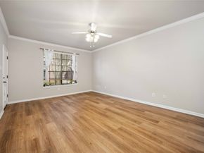 2255 Braeswood Park Drive 105, Houston TX 77030