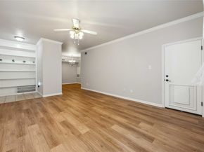 2255 Braeswood Park Drive 105, Houston TX 77030