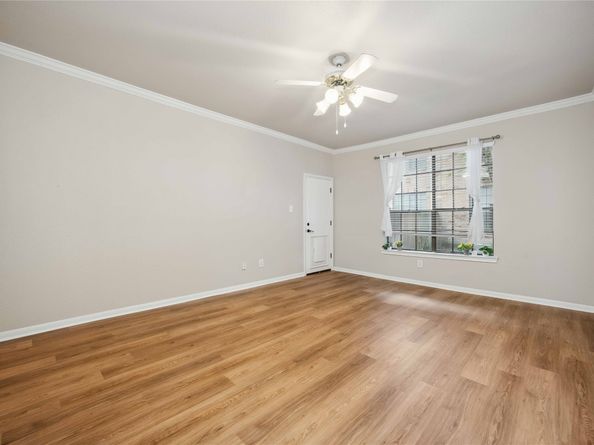 2255 Braeswood Park Drive 105, Houston TX 77030