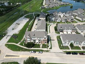 9423 Towne Lake Parkway, Cypress TX 77433