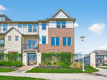 9423 Towne Lake Parkway