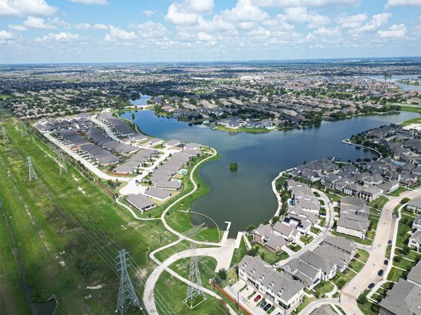 9423 Towne Lake Parkway, Cypress TX 77433