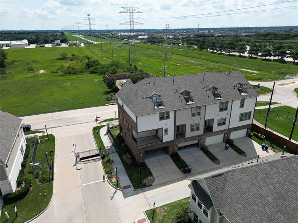 9423 Towne Lake Parkway, Cypress TX 77433