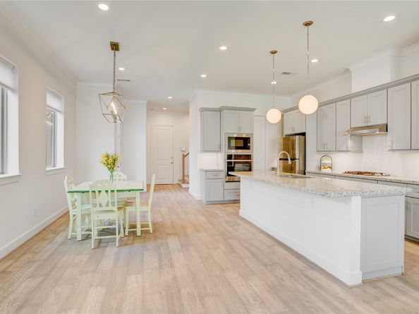 1730 Indiana Street, Houston TX 77006