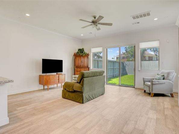 1730 Indiana Street, Houston TX 77006