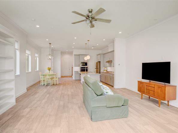 1730 Indiana Street, Houston TX 77006