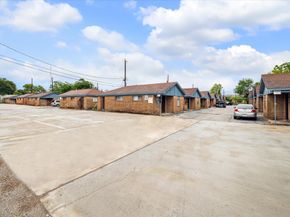 5716 Pickfair Street 113, Houston TX 77026