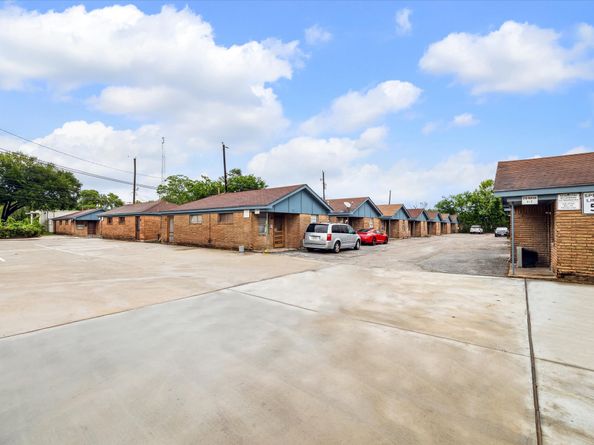 5716 Pickfair Street 113, Houston TX 77026