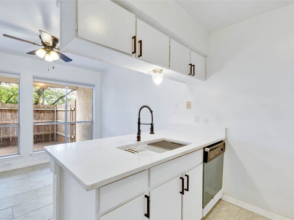6910 Hart Lane 403, Austin TX 78731