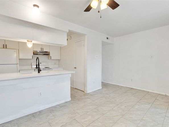 6910 Hart Lane 403, Austin TX 78731