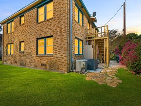 1202 Barkdull Street, Houston TX 77006