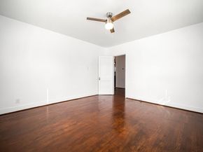 1202 Barkdull Street, Houston TX 77006